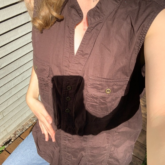 Additionnelle Brown Sleeveless Vest - Picture 2 of 5